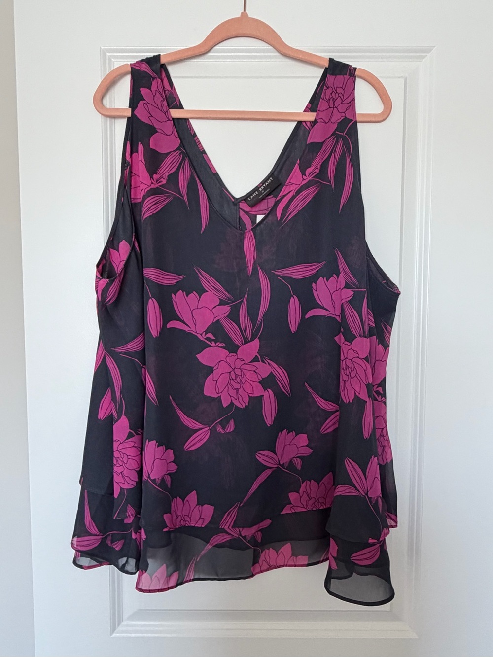 Lane Bryant Sleeveless Floral V-Neck Blouse NWT